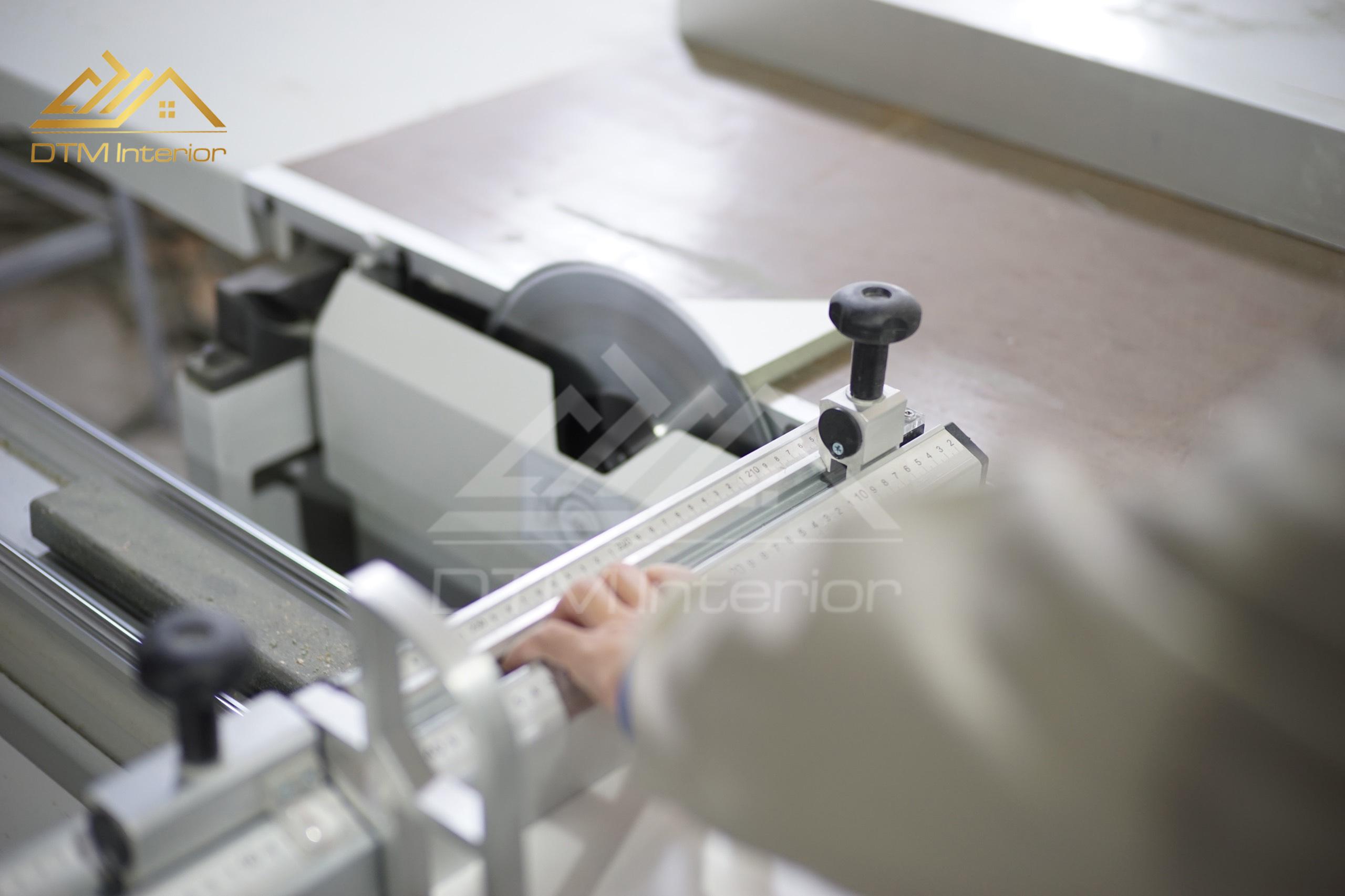 Máy móc trang bị hiện đại